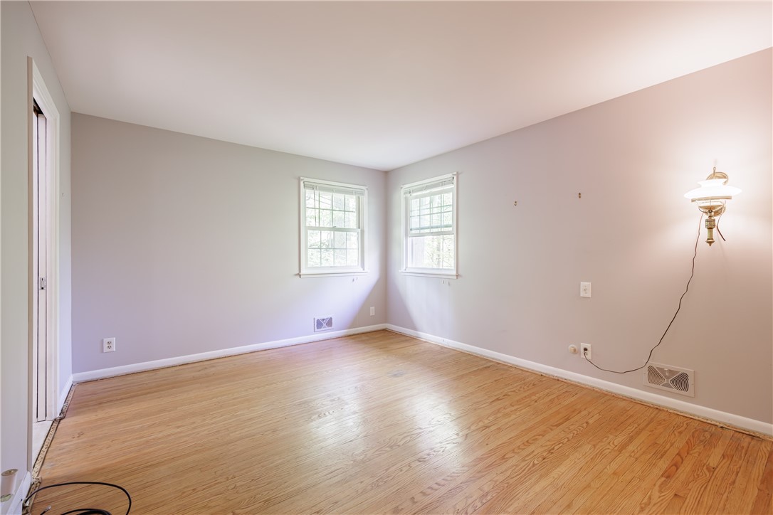 790 Oakridge Drive, Irondequoit, New York image 18