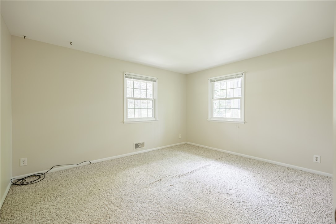 790 Oakridge Drive, Irondequoit, New York image 24