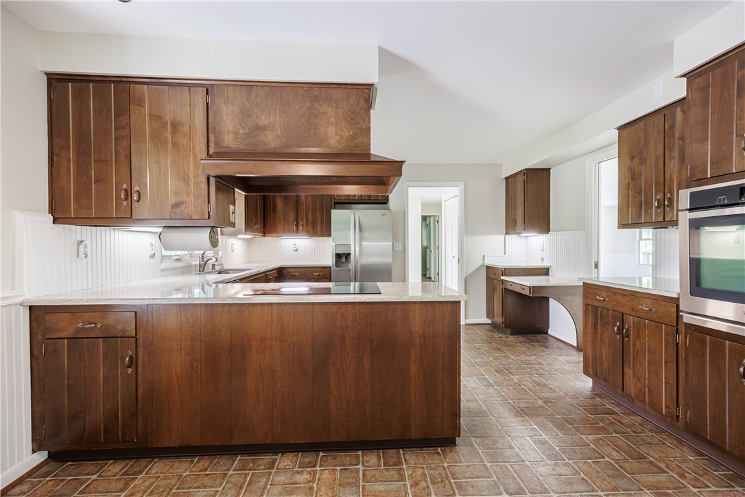 790 Oakridge Drive, Irondequoit, New York image 9