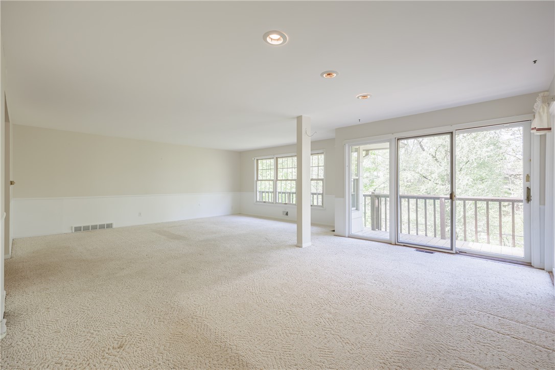 790 Oakridge Drive, Irondequoit, New York image 6