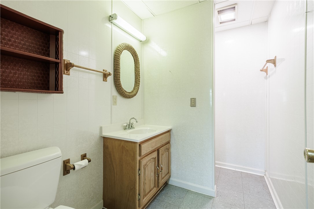 790 Oakridge Drive, Irondequoit, New York image 29