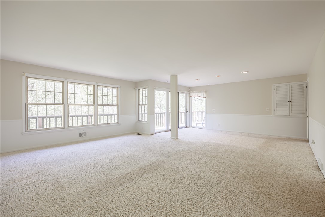 790 Oakridge Drive, Irondequoit, New York image 7