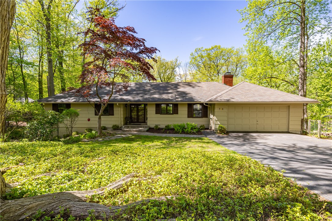790 Oakridge Drive, Irondequoit, New York image 1
