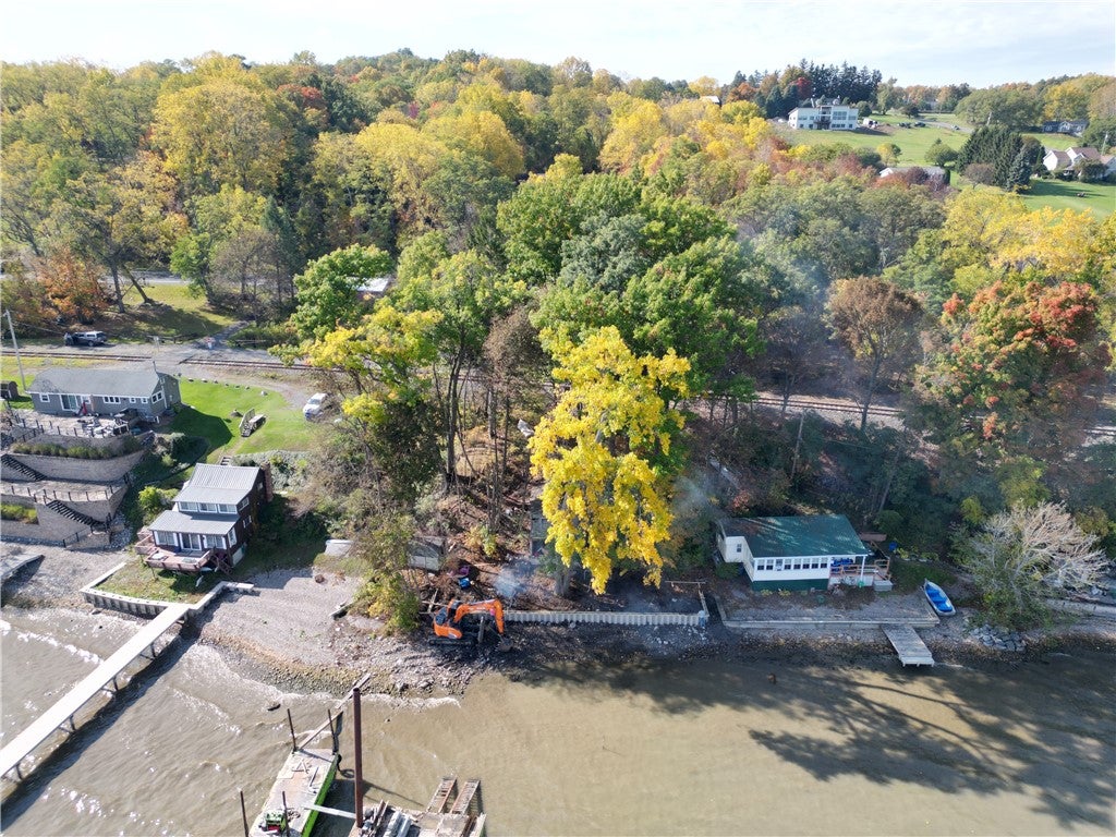 4707 Whites Point