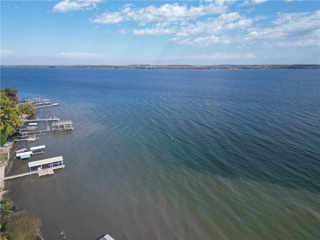 4707 Whites Point