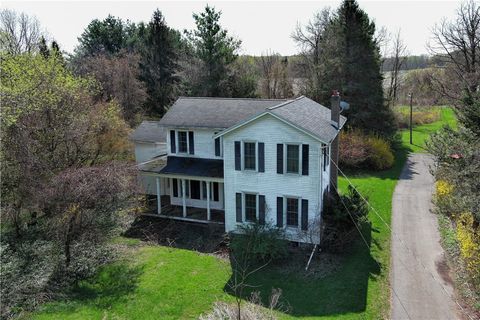 Homes For Sale - 7310 Lake Road<br/> Wayne County, Sodus, NY 14551