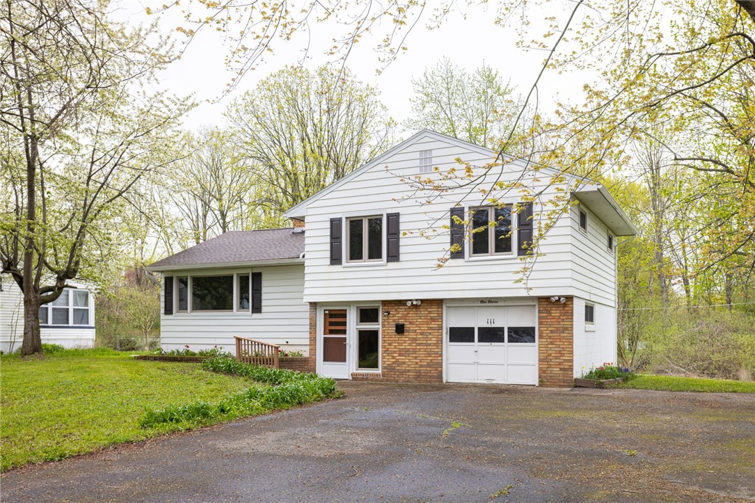 111 Brooklea Drive, Gates, New York image 2