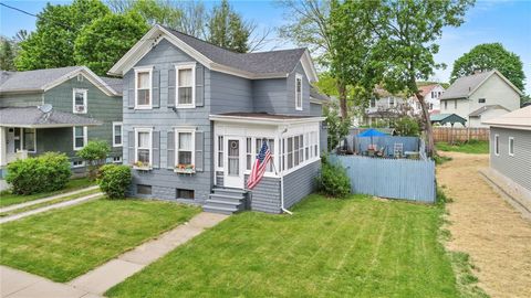 Homes For Sale - 20 Cherry Street<br/> Otsego County, Oneonta, NY 13820