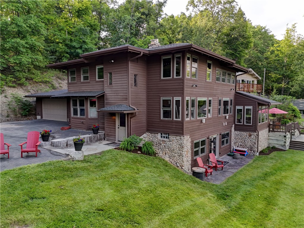 Search Properties 4 5561 logan lane
