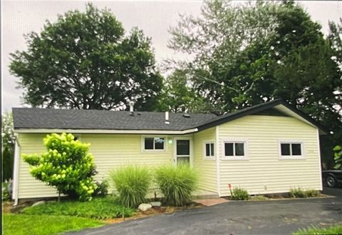 Photo of 3098 Mount Read Boulevard, Greece, NY 14616 (MLS # R1659606)