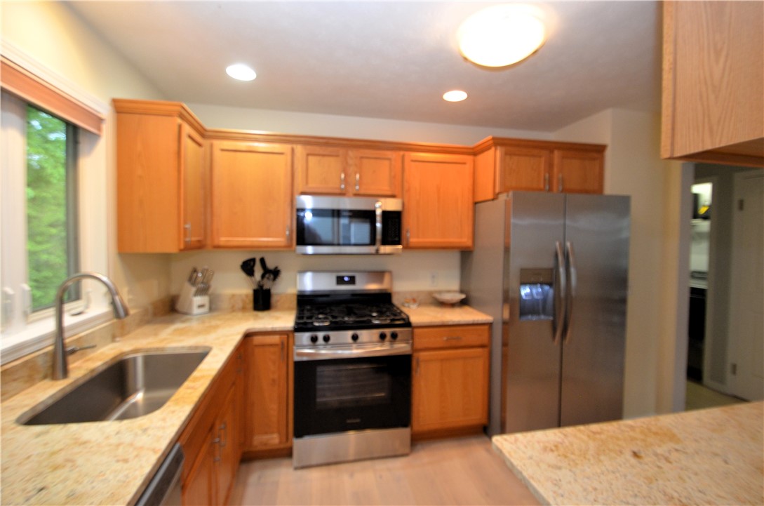 136 Parliament Circle, Greece, New York image 4