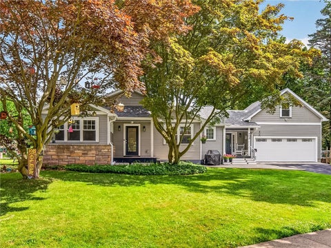 Homes For Sale - 108 Mayflower Drive<br/> Brighton, NY 14618