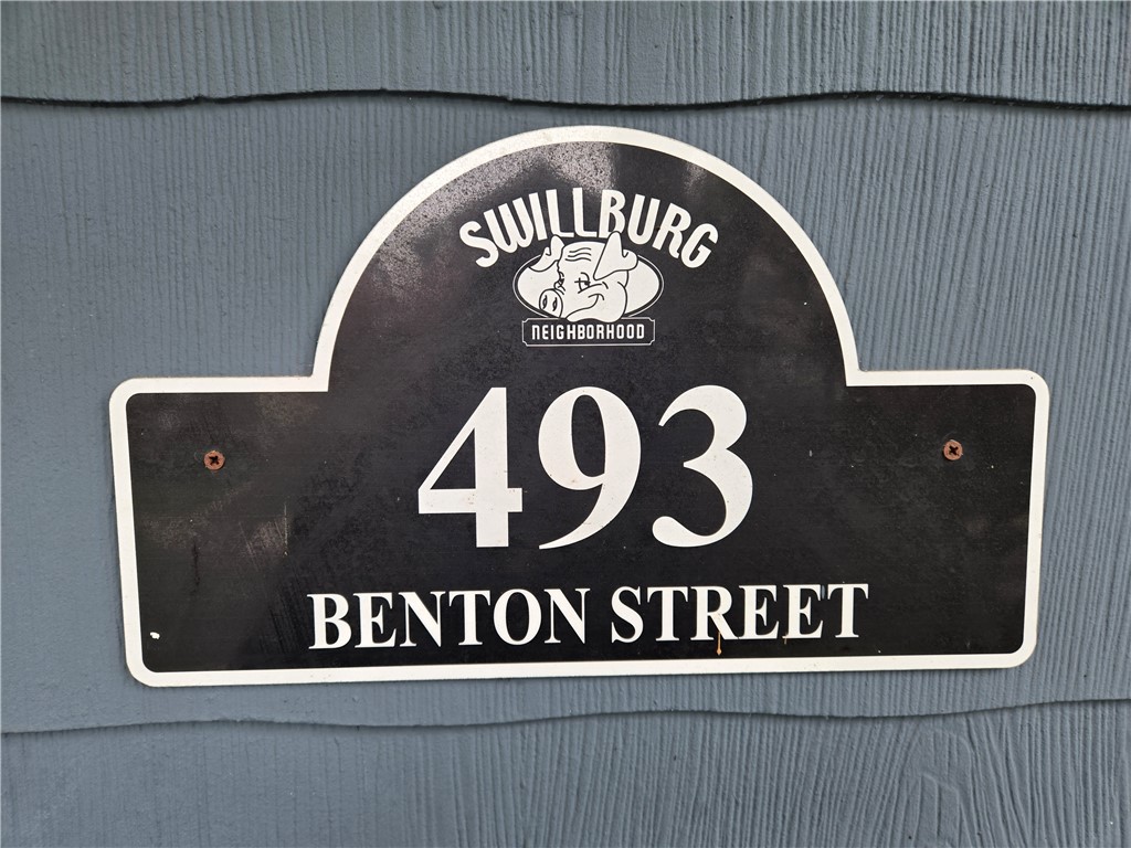 493 Benton Street