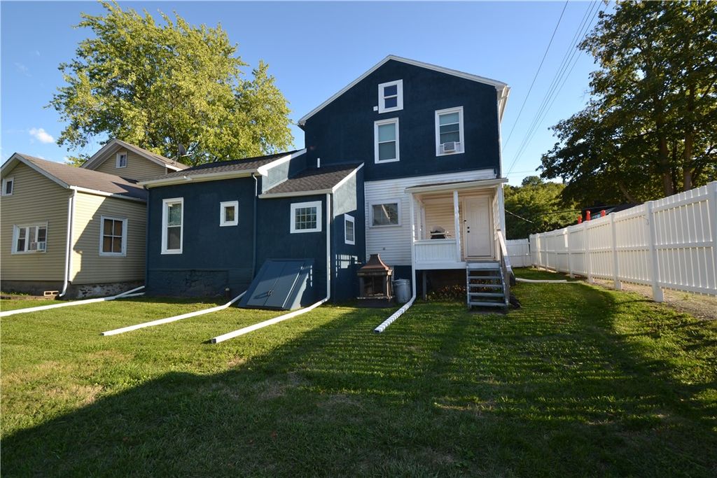 Photo of 505 E Main Street, Palmyra, NY 14522 (MLS # R1640386)