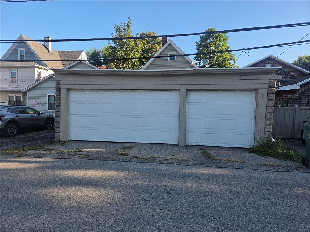 Photo of 21 Gardiner Park - LOWER PARK #lower, Rochester, NY 14607 (MLS # R1714173)