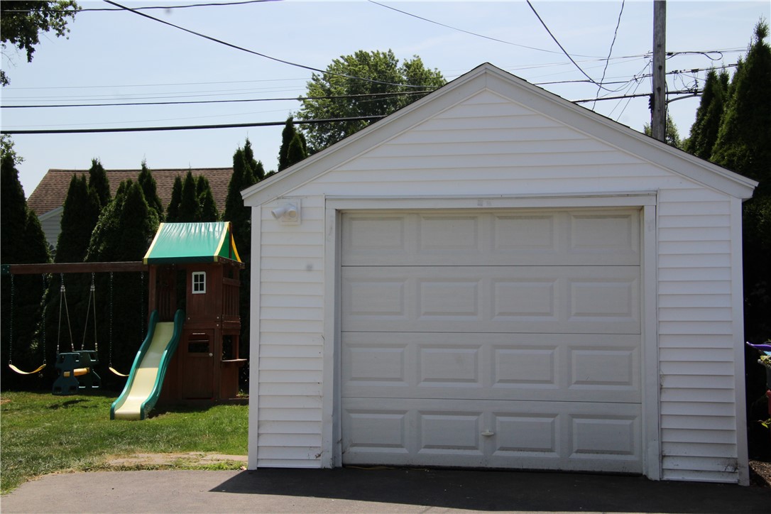 271 Leonard Road