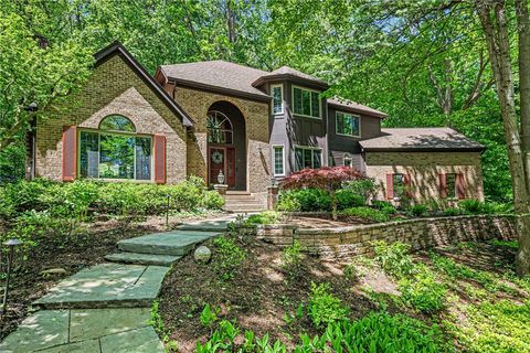 Photo of 19 Sylvan Glen GLN, Perinton, NY 14450 (MLS # R1684577)