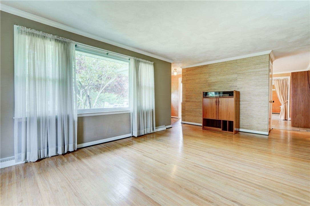 10 Pine Hill Drive