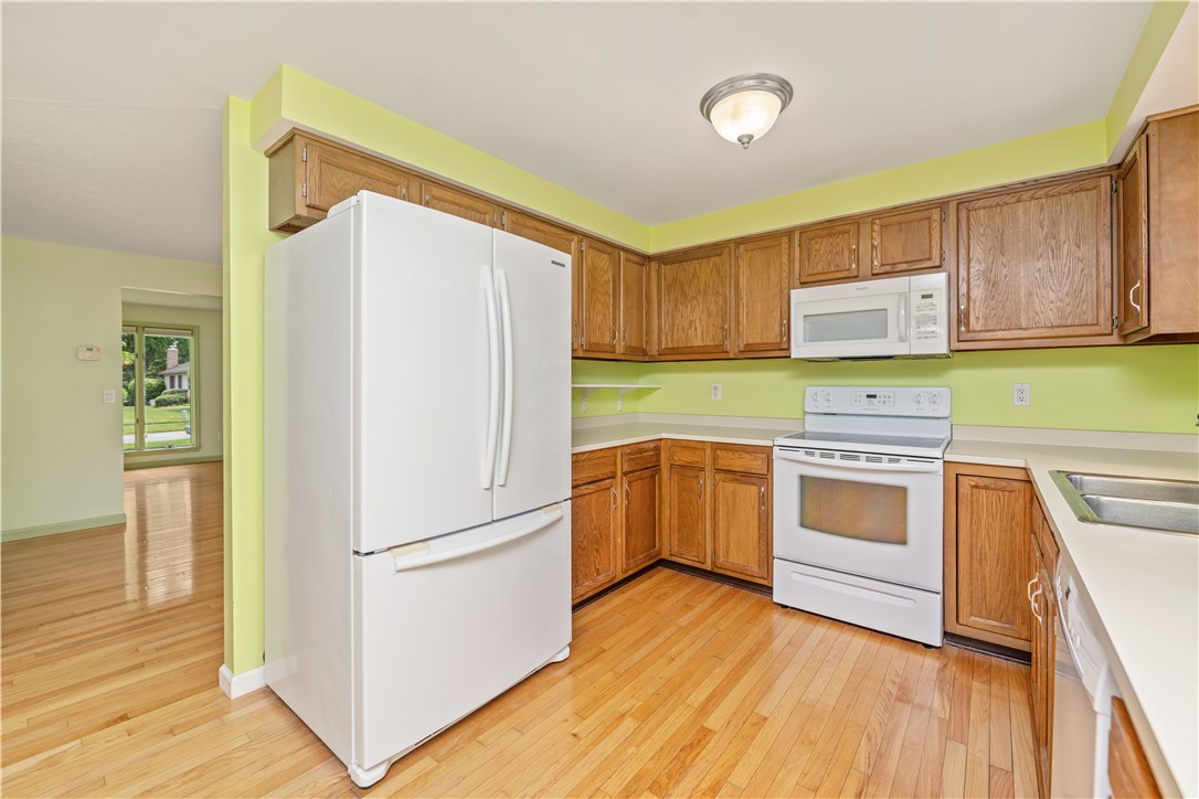 33 Wayne Drive, Greece, New York image 10