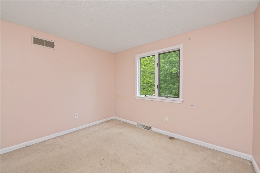 33 Wayne Drive, Greece, New York image 22
