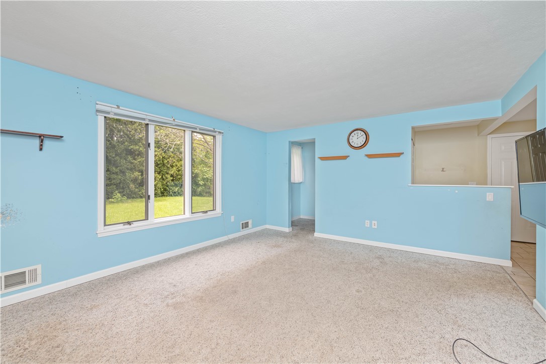 33 Wayne Drive, Greece, New York image 12