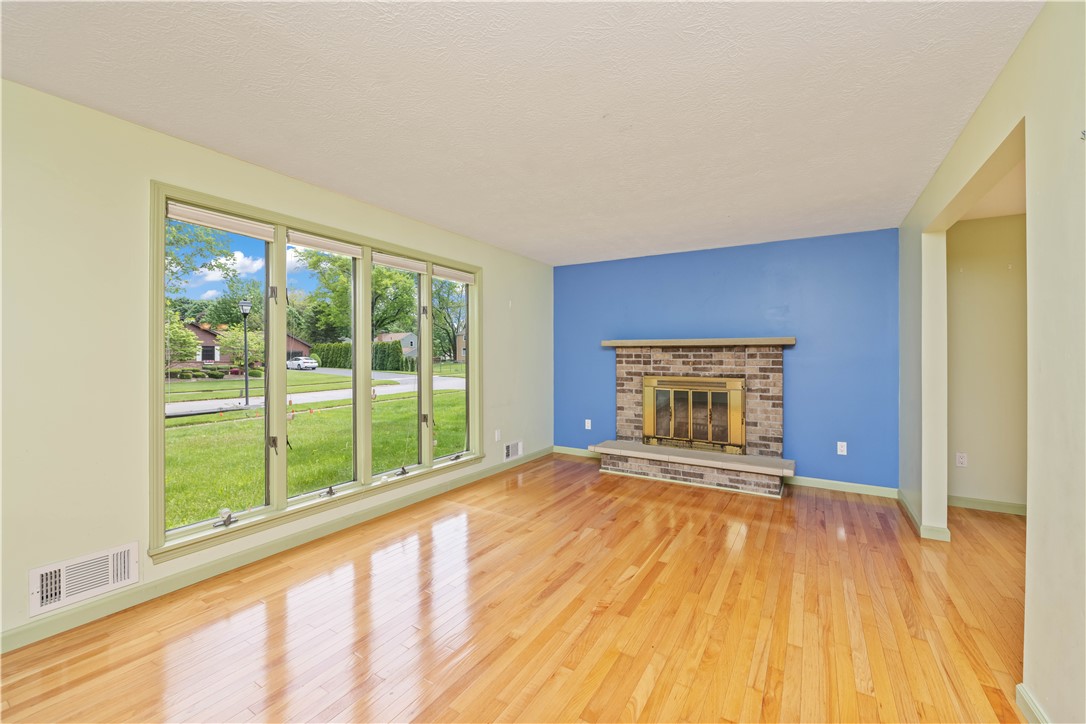 33 Wayne Drive, Greece, New York image 6