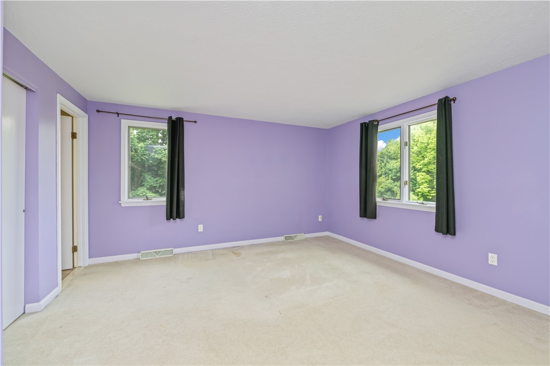 33 Wayne Drive, Greece, New York image 16
