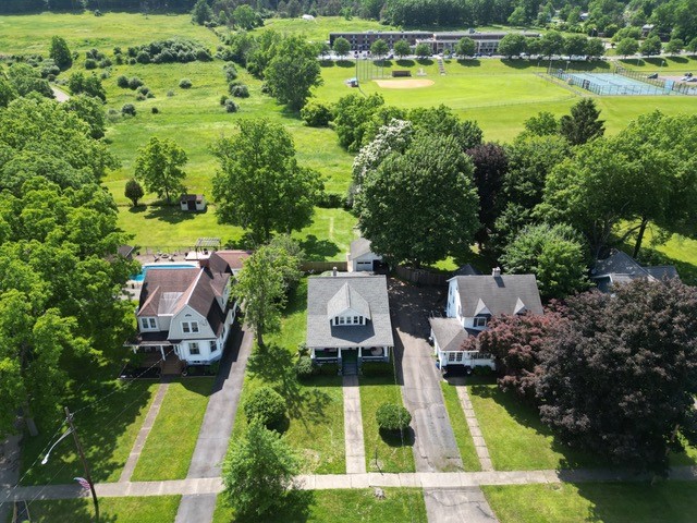 109 Oakwood Avenue
