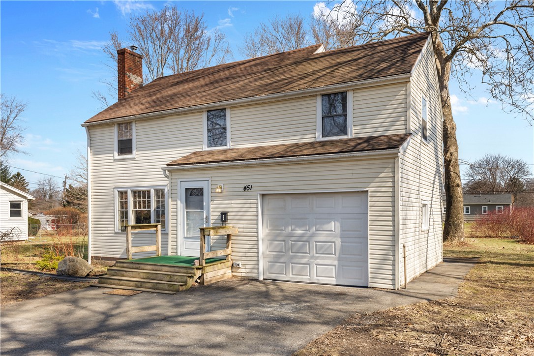 451 Hampton Boulevard, Greece, New York image 2