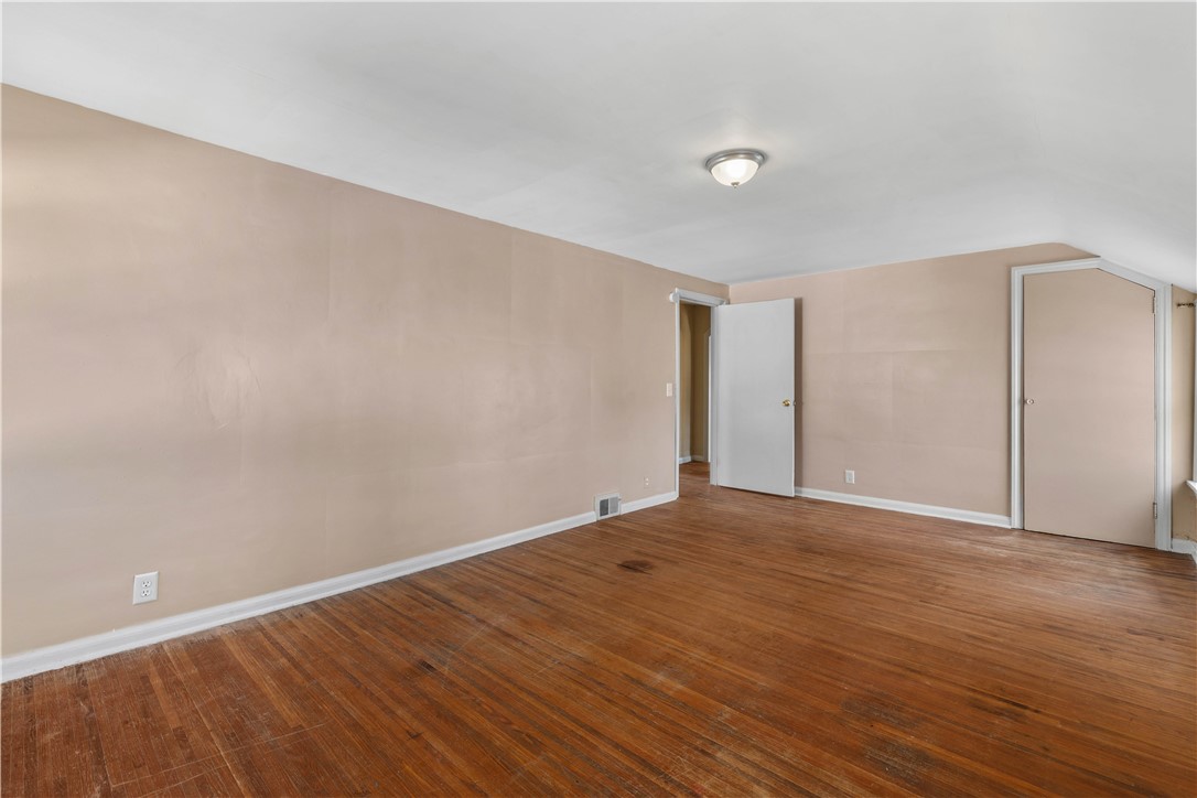 451 Hampton Boulevard, Greece, New York image 16