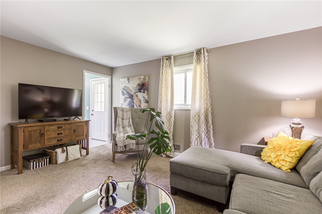 115 Bradford Road, Henrietta, New York image 17