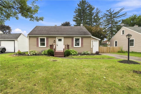 Homes For Sale - 1061 Whitlock Road<br/> Irondequoit, NY 14609