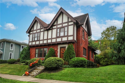 Photo of 70 E 3rd Street, Corning City, NY 14830 (MLS # R1713545)