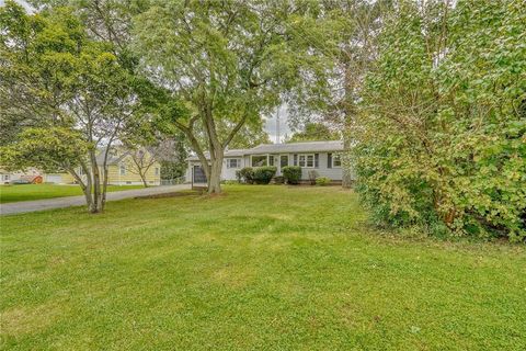 Photo of 24 Elaine Drive, Henrietta, NY 14623 (MLS # R1659092)