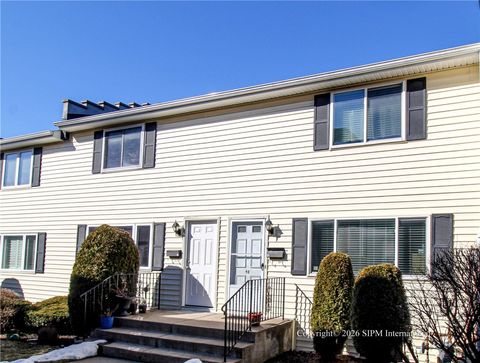 Photo of 47 Stoneledge Court, Amherst, NY 14221 (MLS # R1663043)