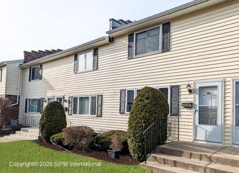 Photo of 47 Stoneledge Ct, Amherst, NY 14221 (MLS # R1663043)