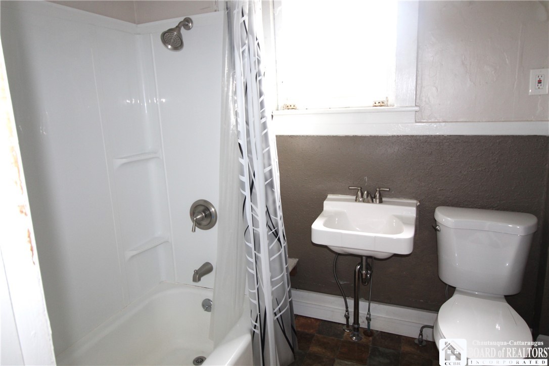 19 Lovall Avenue, Jamestown, New York image 24