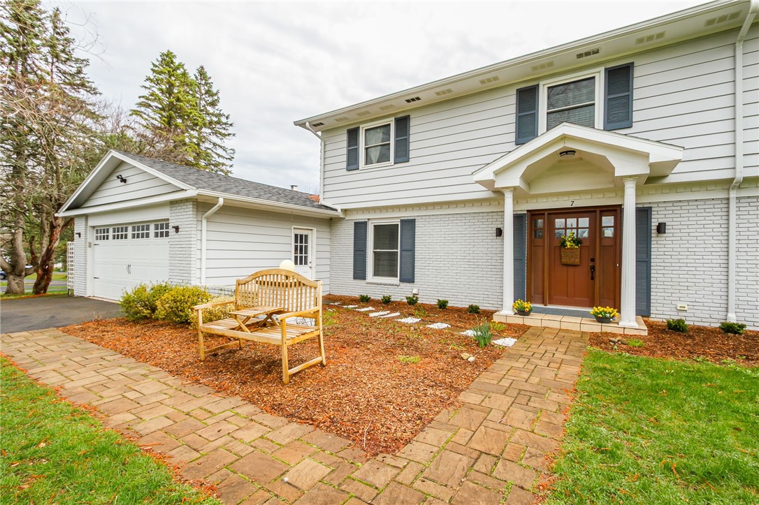 7 Falconbridge Drive