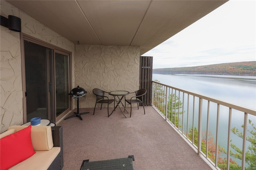 Photo of 105 Cliffside Drive, South Bristol, NY 14424 (MLS # R1676387)