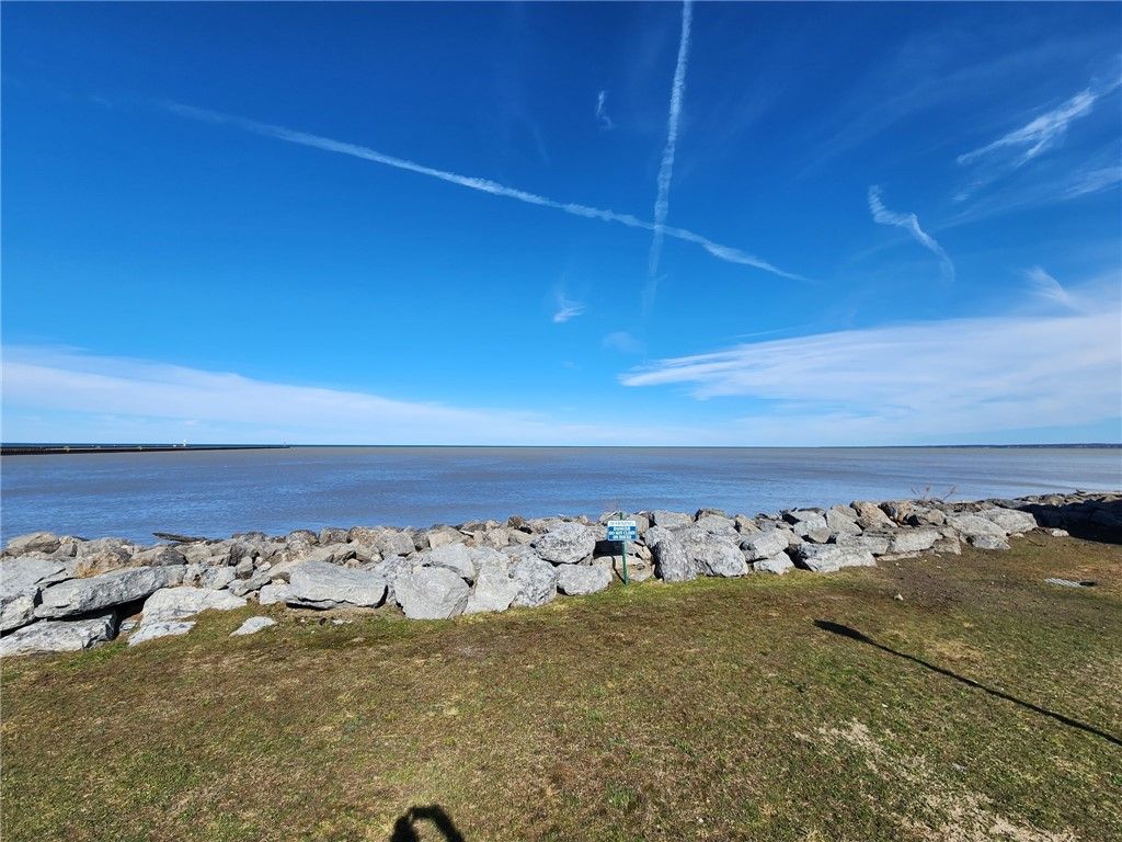 Photo of 910 Westage At The Hbr, Irondequoit, NY 14617 (MLS # R1666100)