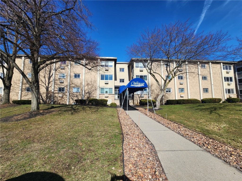 Photo of 910 Westage At The Hbr, Irondequoit, NY 14617 (MLS # R1666100)