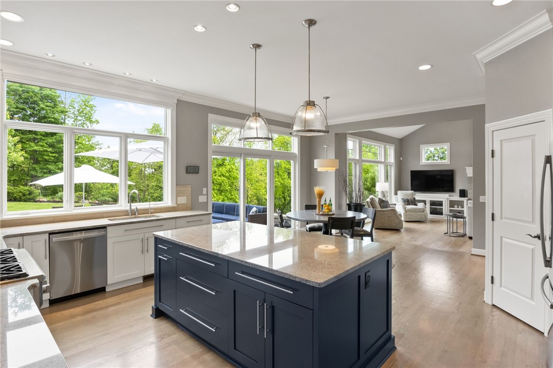 93 Coventry Ridge, Pittsford, New York image 9