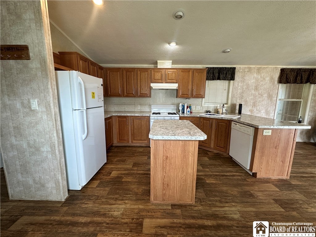 304 E Elmwood Avenue