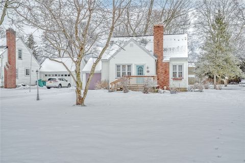 Homes For Sale - 60 Daytona Avenue<br/> Penfield, NY 14580