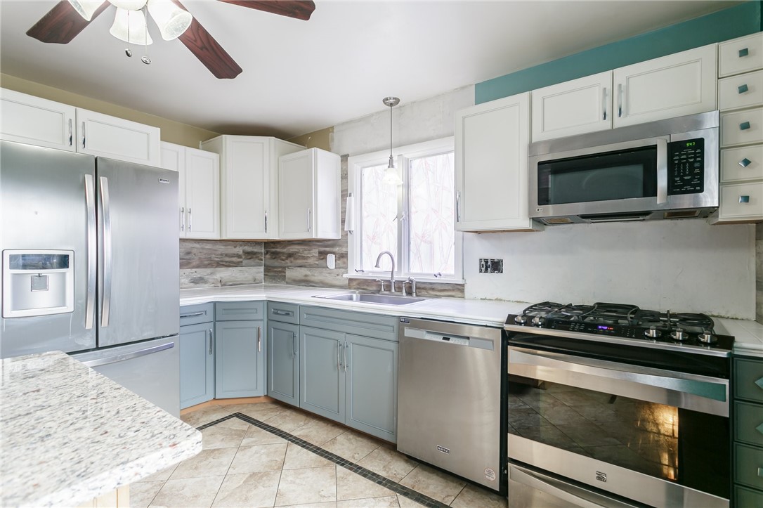 424 Helendale Road, Irondequoit, New York image 17