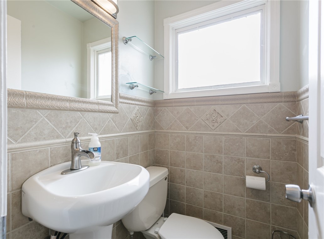 424 Helendale Road, Irondequoit, New York image 14