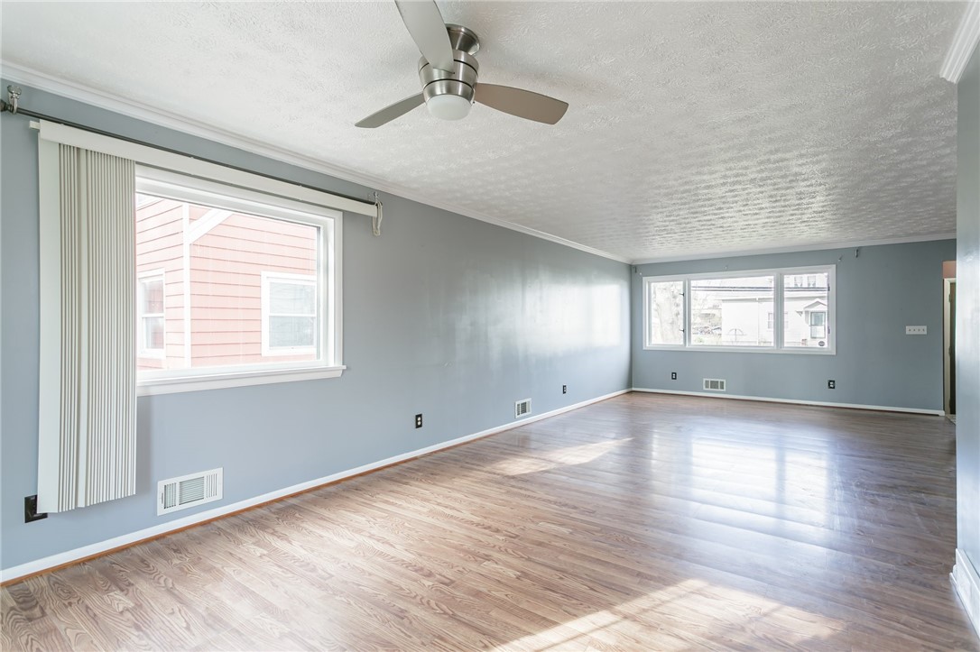 424 Helendale Road, Irondequoit, New York image 12