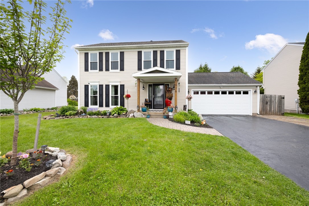 636 Bayberry Ln Ln, Walworth, New York image 1