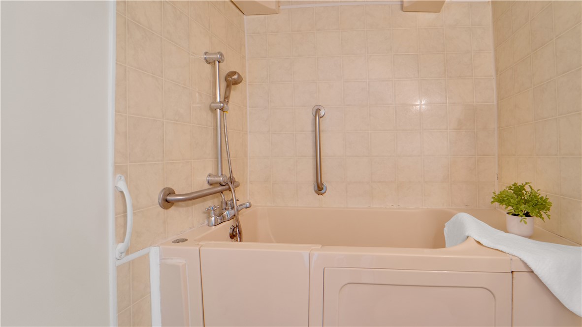 85 Kalyna Drive, Irondequoit, New York image 22