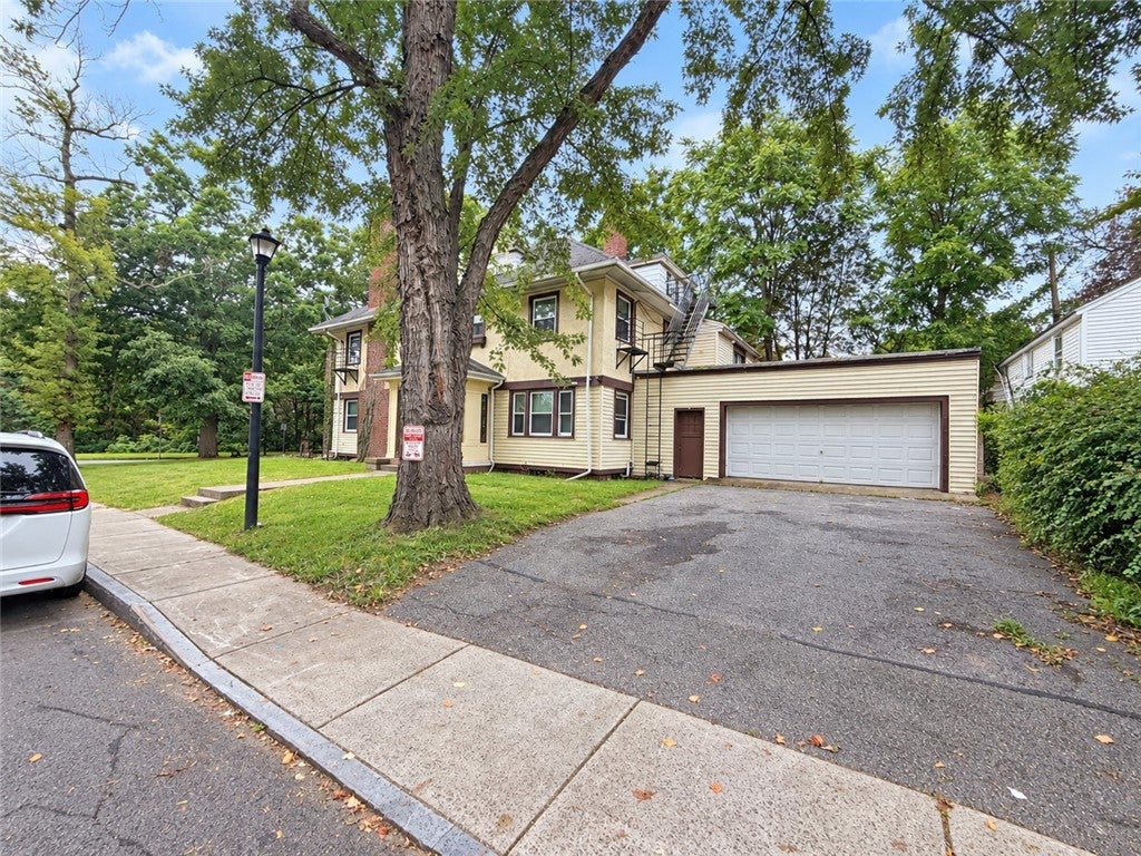 147 Parkdale Terrace